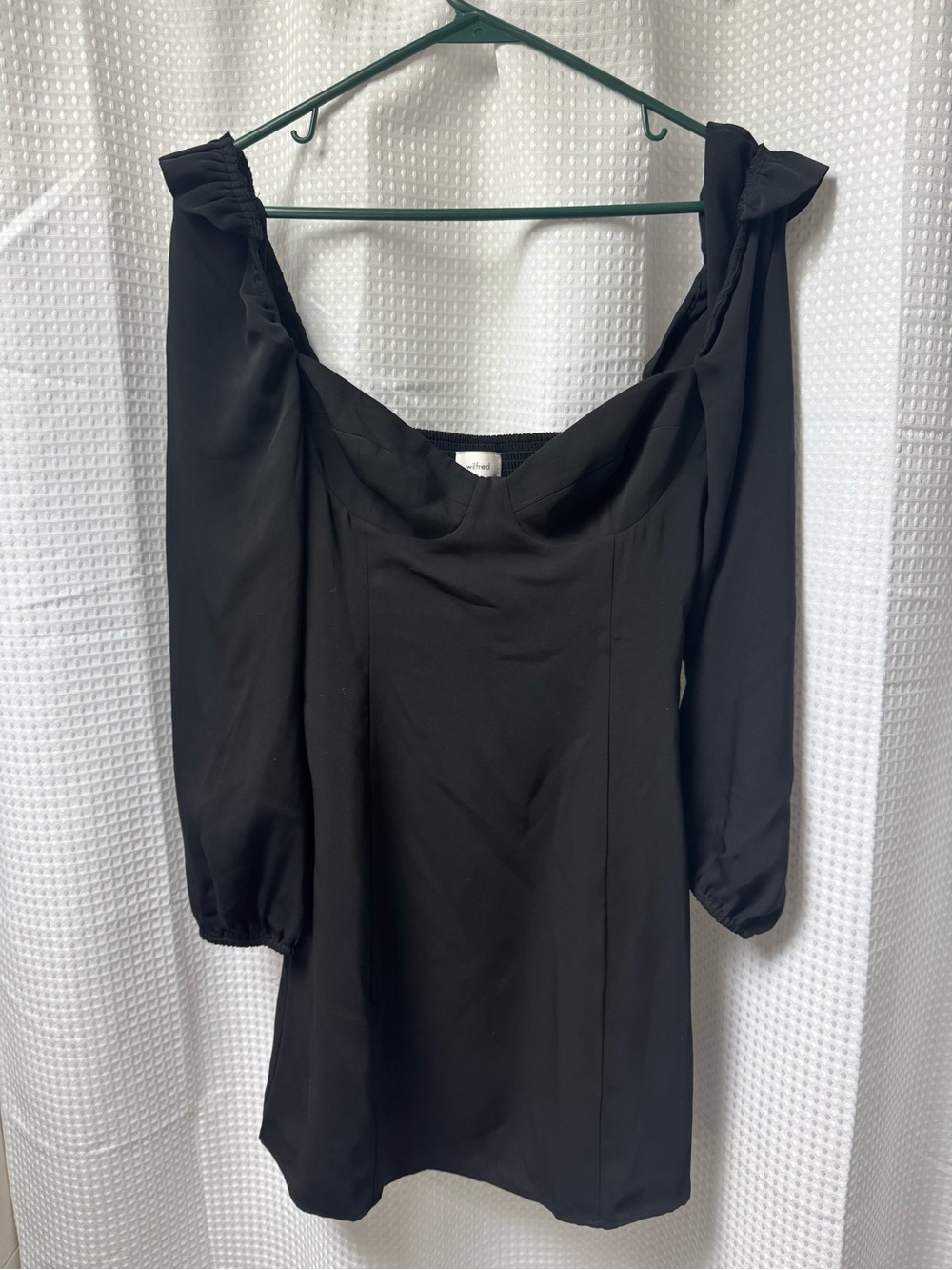 Wilfred Black Off-Shoulder Long Sleeve Mini Dress Size 4 New with‎ tags!